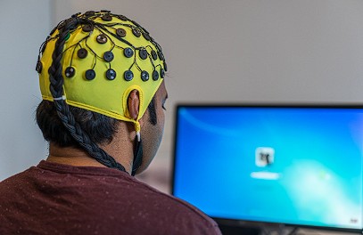 Casco EEG para interfaces cerebro-computadora